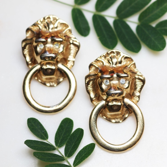 ✨ VINTAGE KJL Lion's Head Doorknocker Earrings 🌟 - Picture 3 of 16